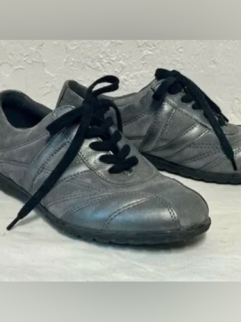 Ecco Women’s Metallic Pewter Gray Athletic Shoes